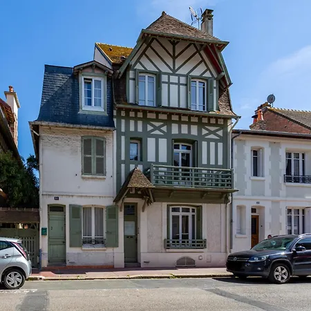 Victor Hugo By Interhome